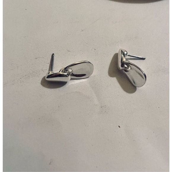 Pretty purple drop EARRINGS - Picture 2 of 3